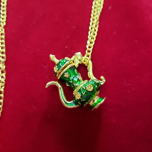 Jewelry - Alice in Wonderland - Tea Pot / Genie Lamp Necklace - Aladdin